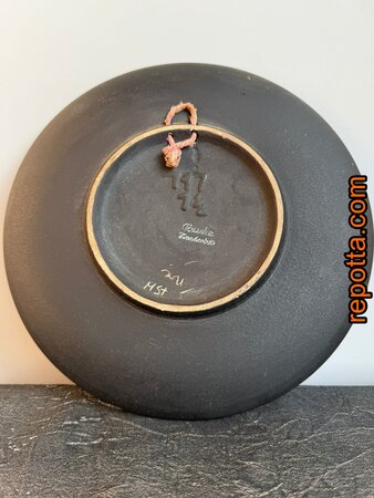 ruscha engobe wandbord moeder vis met haar kinderen