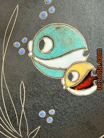 ruscha engobe wandbord moeder vis met haar kinderen