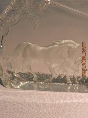 goebel 1982 sculpture horses slab glass 