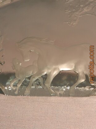 goebel 1982 sculpture horses slab glass 