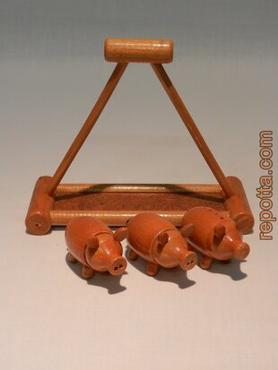 salt and peppershaker3 wood piglets SOLD