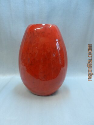 richard uhlemeyer art vase in red glazed shades