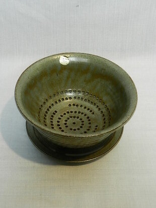 colander with lower shell SOLD