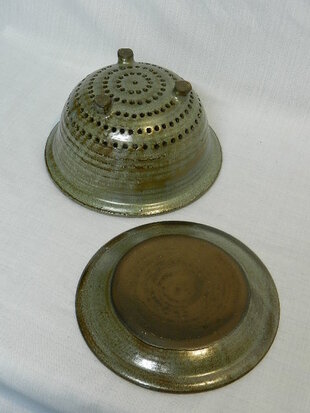 colander with lower shell SOLD