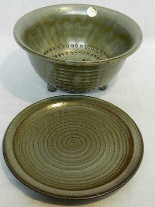 colander with lower shell SOLD