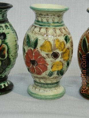  2 vases 98 12 bay ceramics