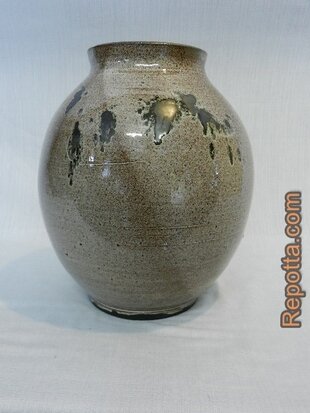 brown serocka studio vase SOLD