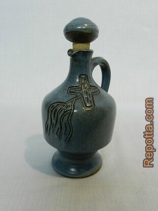 weihwasserflasche mit Chi Rho relief VERKAUFT