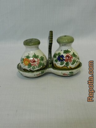 italian ceramic salt and pepper shakers