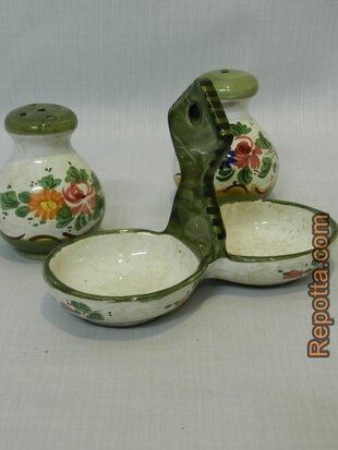 italian ceramic salt and pepper shakers