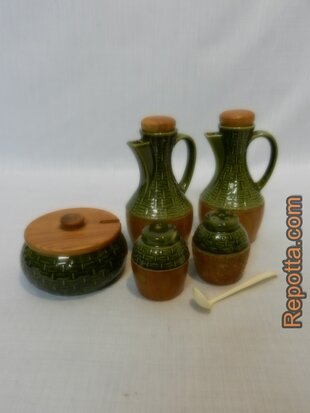 5 piece flavouring set 1970s 