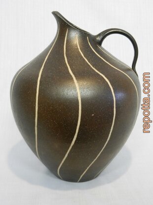 studio elegant vase 1950's SOLD