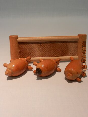 salt and peppershaker3 wood piglets SOLD