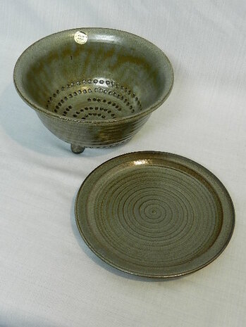 colander with lower shell SOLD