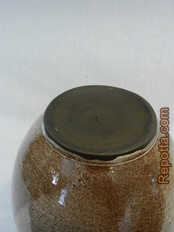 brown serocka studio vase SOLD