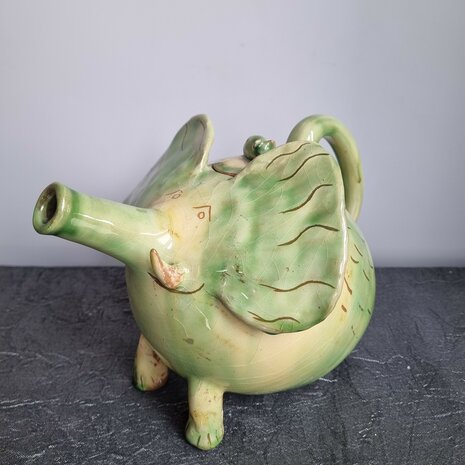 theepot olifant dumbo met grote oren